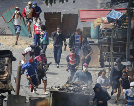 Venezuela quells soldiers’ revolt, top court blasts congress