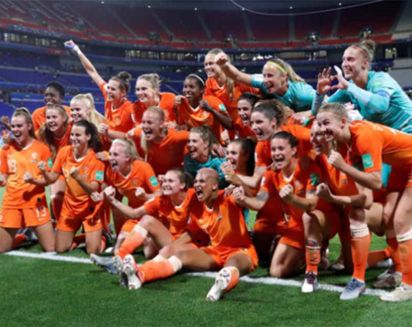 Netherlands reach first World Cup final with extra-time rocket