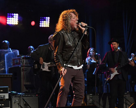 Robert Plant plays ‘Immigrant Song’ for the first time in 20 years