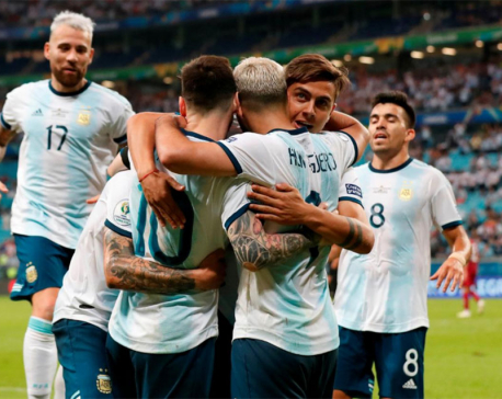Argentina beat Qatar 2-0 to qualify for Copa America last eight
