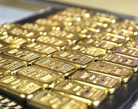 Gold glitters at record high of Rs 64,000 per tola