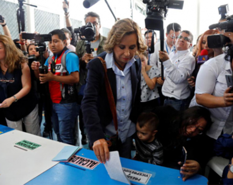 Former first lady Torres takes lead in Guatemala election