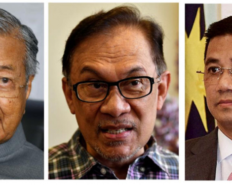 Malaysia sex scandal clouds Mahathir's succession plan