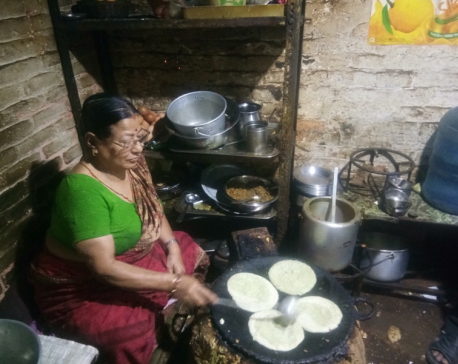 Aama ko Bara Pasal: Serving baras since early 70s
