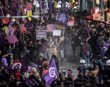 Women's Day unites activists, Turkish police break up crowd with tear gas