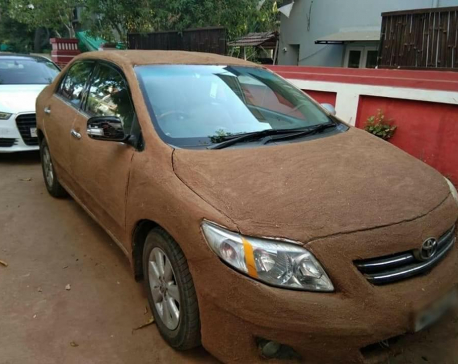 As temperatures rise, Ahmedabad car owner allegedly coats vehicle with cow dung to cool it