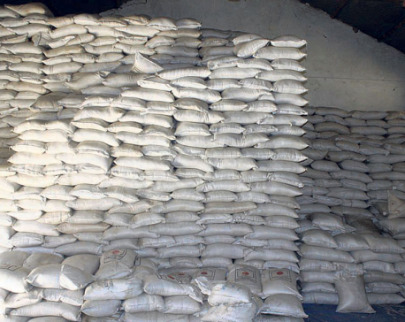 Halesi Tuwachung municipality distributes rice to drought-affected families