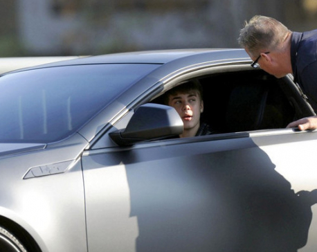 Police pulls up Justin Bieber for violating road safety rules