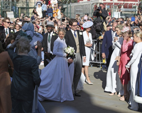 Ellie Goulding weds art dealer boyfriend in lavish ceremony