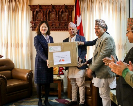 Nepal gifts 100,000 protective masks to China