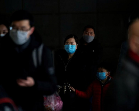 Coronavirus deaths top 800, surpassing SARS, as China heads back to work