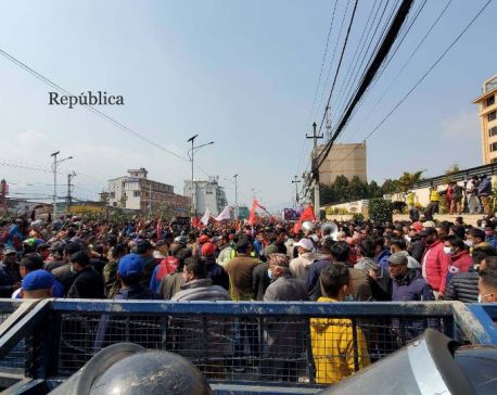 IN PICTURES: New Baneshwor overwhelmed with protestors against MCC