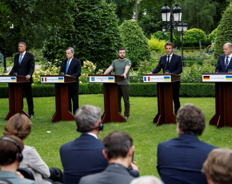 European leaders visit Ukraine, dangling hope of EU membership