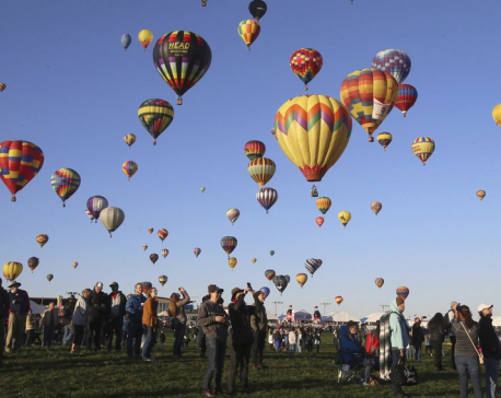 Balloons fill Albuquerque sky in 2nd day of annual fiesta