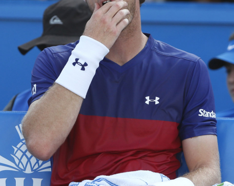 Murray out on day of 1st-round shocks at Queen's