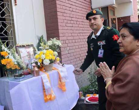President Bhandari visits Dahal's residence