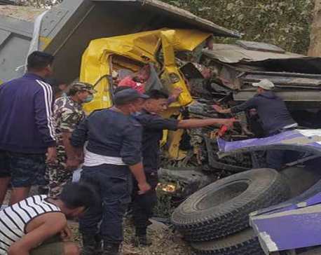 3 killed, 24 injured in bus-truck collision