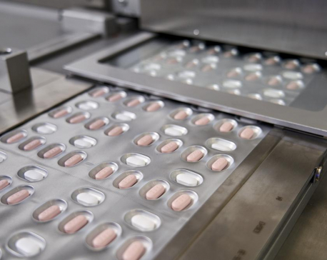 Pfizer asks US officials to OK promising COVID-19 pill
