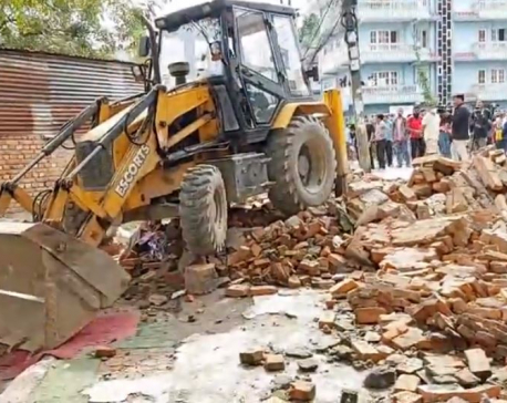KMC removes illegal structures built in Anamnagar area