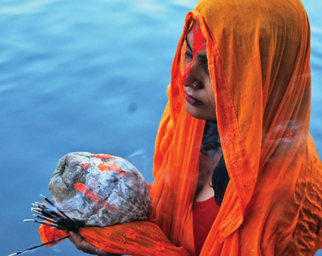 Chhath festival concludes by offering worship to rising Sun