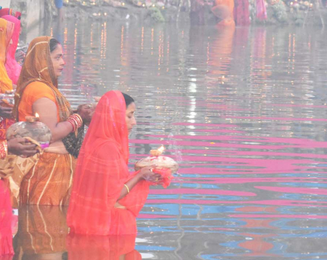 Devotees offer argha to rising sun, Chhath festival concludes (with photos)