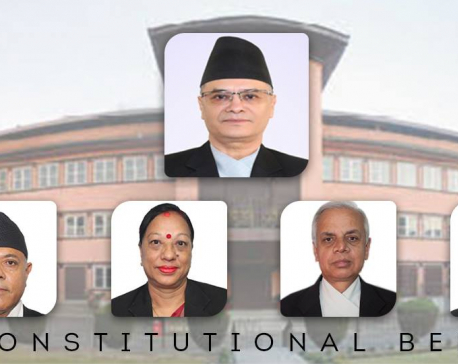 Constitutional Bench: Justices in internal discussion