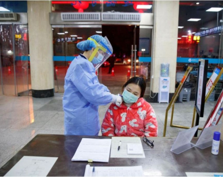 China virus toll passes 130 as U.S. weighs flight ban