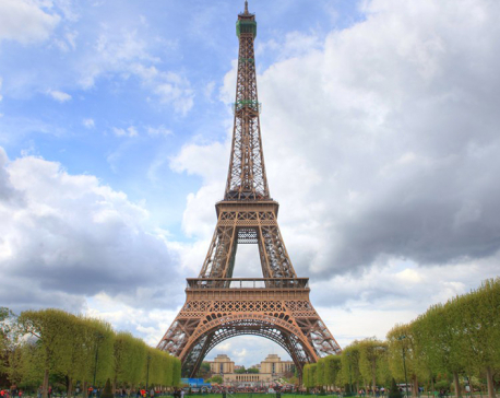 Eiffel Tower evacuated after bomb alert