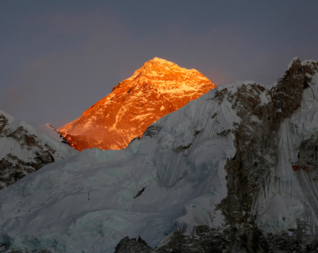 This year's climbing season ends, 500 climbers ascend tallest peak
