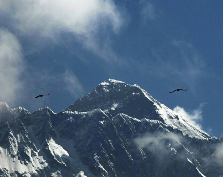 Stranded tourists flown off Mount Everest