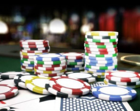 Gamblers held with Rs 360,000 in capital