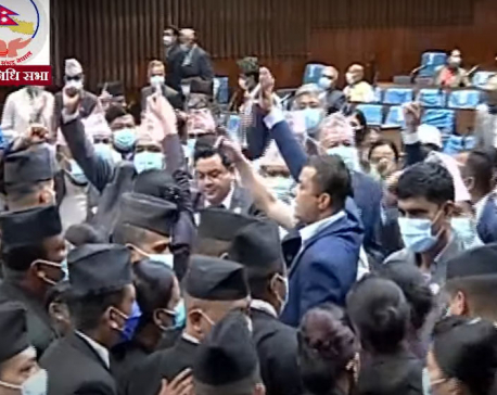 UML lawmakers obstruct HoR meeting again, meeting resumes amid protests