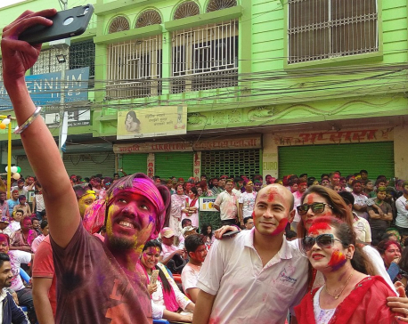 In pictures:  Holi Hai !