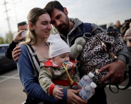 Prolonged truce needed for Mariupol evacuations, Ukraine's president says