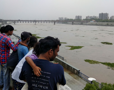 Heavy monsoon rains lash western India, killing 16