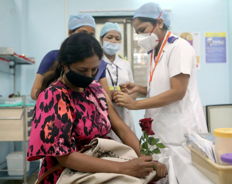 India's death toll from coronavirus crosses 400,000; vaccination drive falters