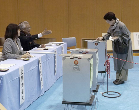 Japan votes for lower house; Abe’s party seen headed for win