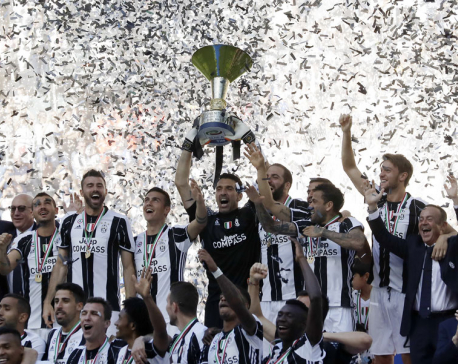 Juventus clinches record 6th straight Serie A title