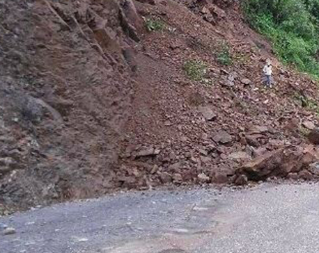 Landslide blocks Narayangadh-Muglin road