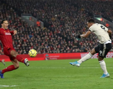Liverpool go 16 points clear with 2-0 win over Man United