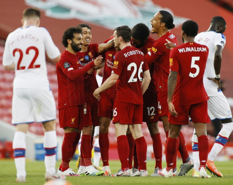 Liverpool move closer to title with 4-0 win over Palace