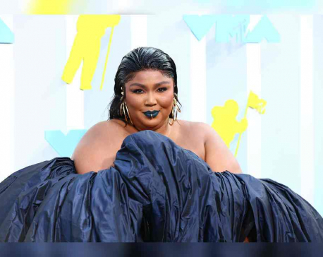 Lizzo Gets the Crowd ‘Ready’ by Performing a Pair of ‘Special’ Singles at the 2022 VMAs