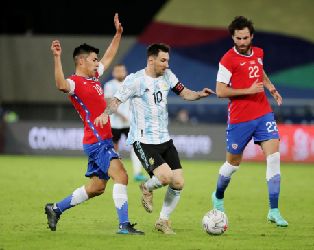 Messi free kick not enough as Argentina held to draw by Chile