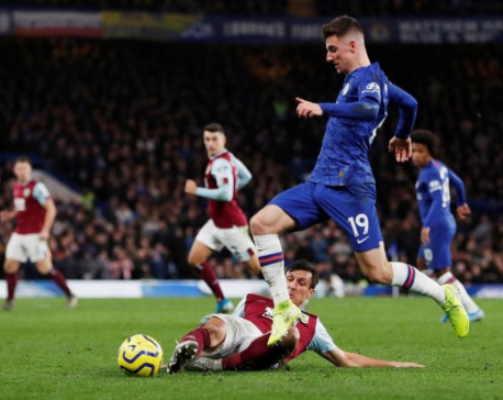 Chelsea rediscover home form to put three past Burnley