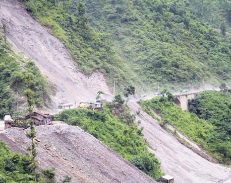 Narayangadh-Mugling road obstructed