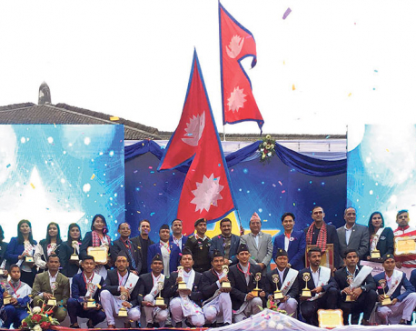 Adhikari, Gurung win NNIPA awards