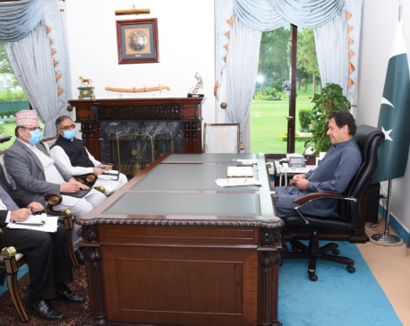 Nepali envoy pays a courtesy call on Pak PM Khan