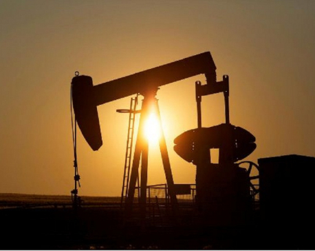 Oil slides on Friday, but climbs for 5th week on supply concerns