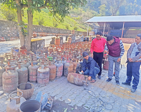 Om Gas Udhyog Pvt Ltd destroys expired gas cylinders