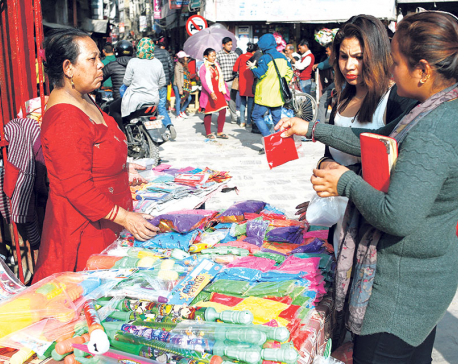 Festival of colors becomes boon for street vendors